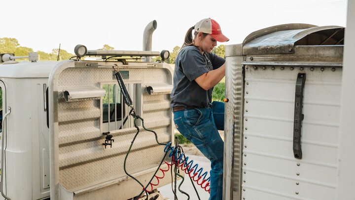 Nebraska Extension has published a new online labor guide to help farm and ranch employers navigate hiring, onboarding, employee development, retention and termination.